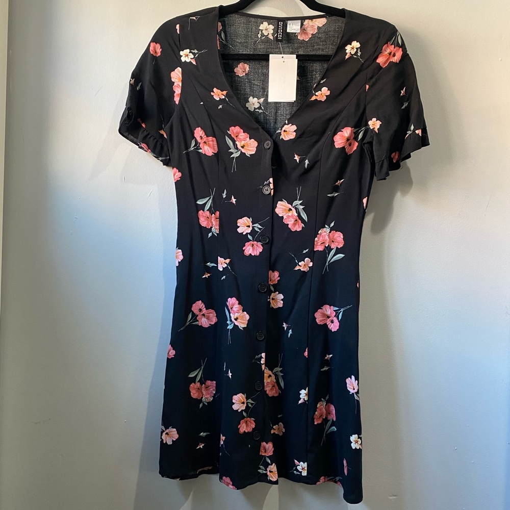 2/$10 NWT H&M Button Down Black & Coral Floral Dress